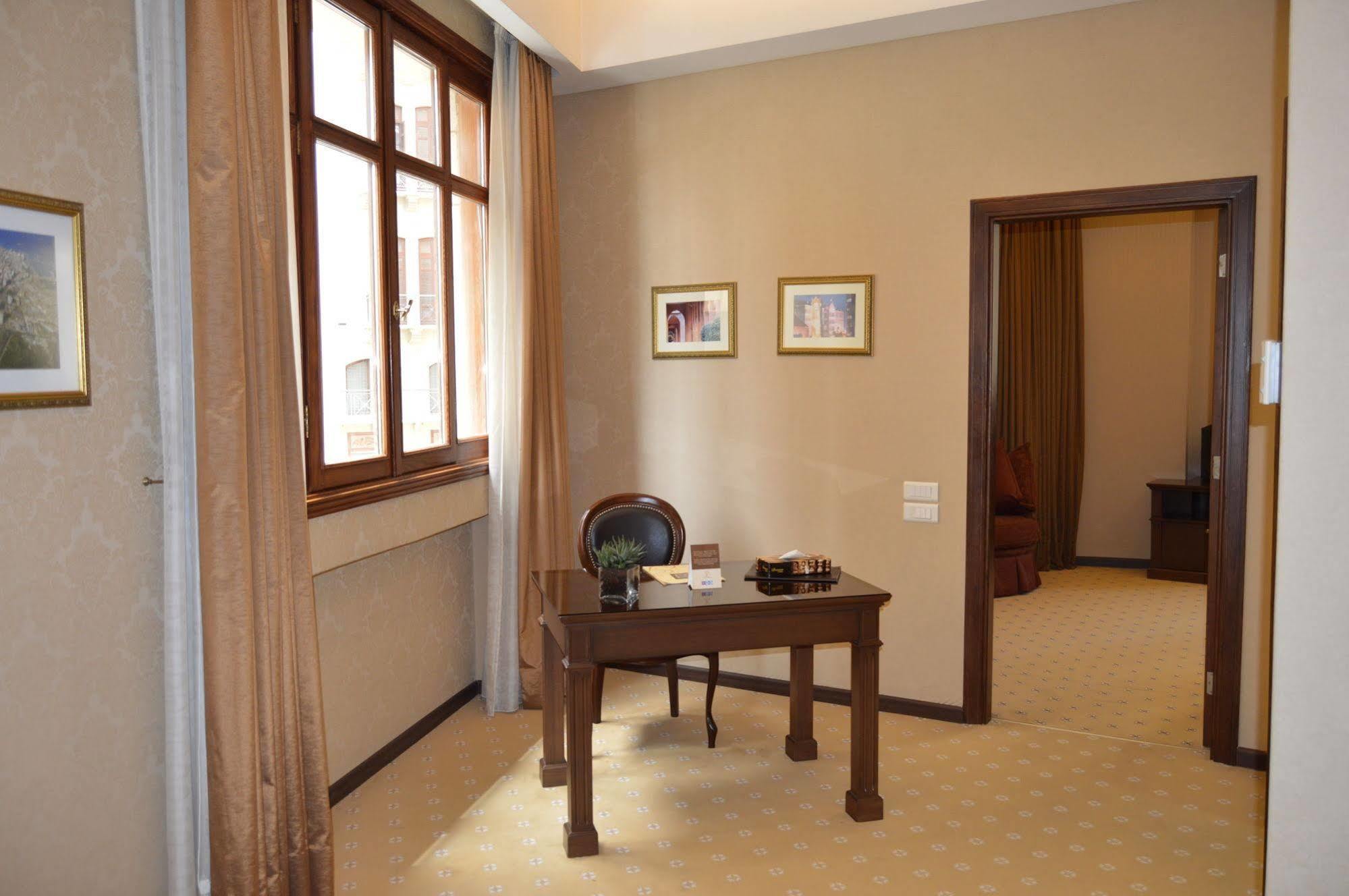 Etoile Suites Boutique Hotel Downtown Beirut Ngoại thất bức ảnh